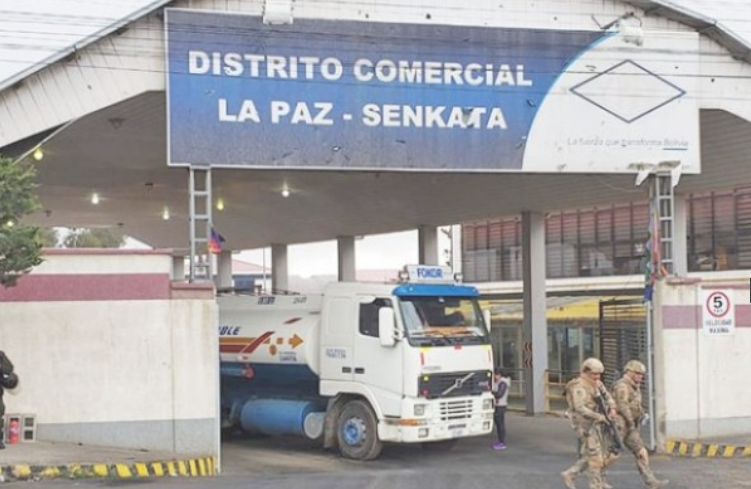 Fiscalía allana edificios de YPFB y niega que el caso Botrading esté por cerrarse Districto comercial senkata