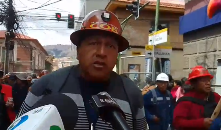 SEGUNDA SEMANA DE MOVILIZACIÓN, LA COB PROTESTA EN PLAZA MURILLO CONTRA EL DS 5503