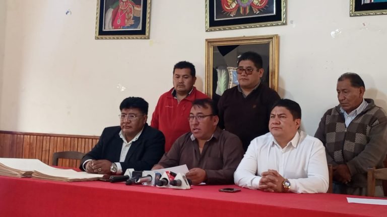 CHOFERES DAN 48 HORAS AL GOBIERNO PARA RESARCIR DAÑOS POR GASOLINA DE MALA CALIDAD O INICIARÁN MOVILIZACIONES