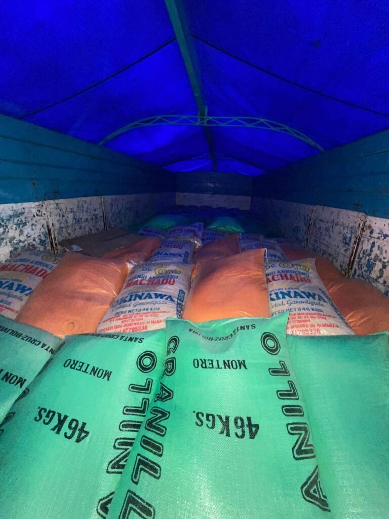 GOBIERNO EJECUTA OPERATIVO CONJUNTO Y DECOMISA MÁS DE 9 TONELADAS DE ARROZ DE CONTRABANDO EN MONTERO