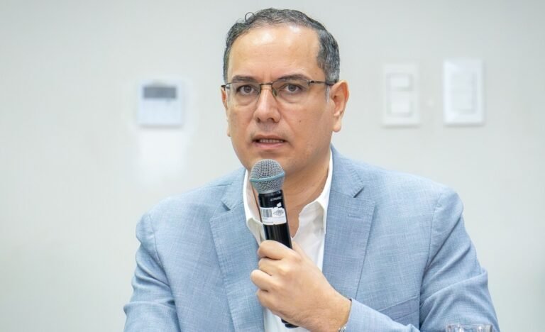 FISCALÍA CITARÁ A LOS RESPONSABLES DE CONTRATOS DE HIDROCARBUROS, INCLUIDO YUSSEF AKLY, POR SOBREPRECIO EN COMPRAS