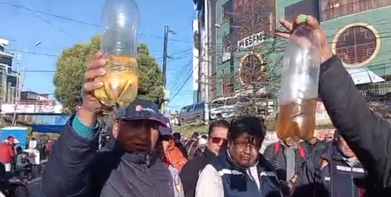 TRANSPORTISTAS DEL SINDICATO 21 DE SEPTIEMBRE CUESTIONAN AL GOBIERNO POR LA MALA CALIDAD DE LA GASOLINA