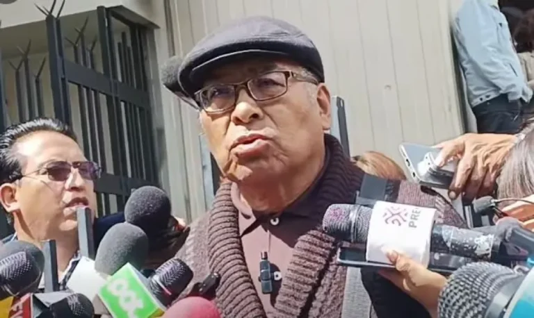 Jubilados cuestionan políticas económicas y la subvención al gas licuado