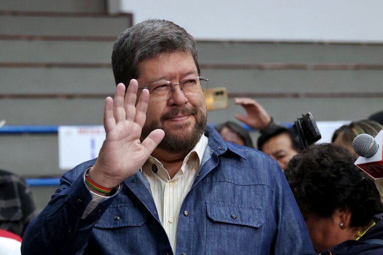 SAMUEL DORIA MEDINA CONMINA A NILTON CONDORI A RETRACTARSE SOBRE CERRAR EL PARLAMENTO SINO SE BAJAN LOS SALARIOS