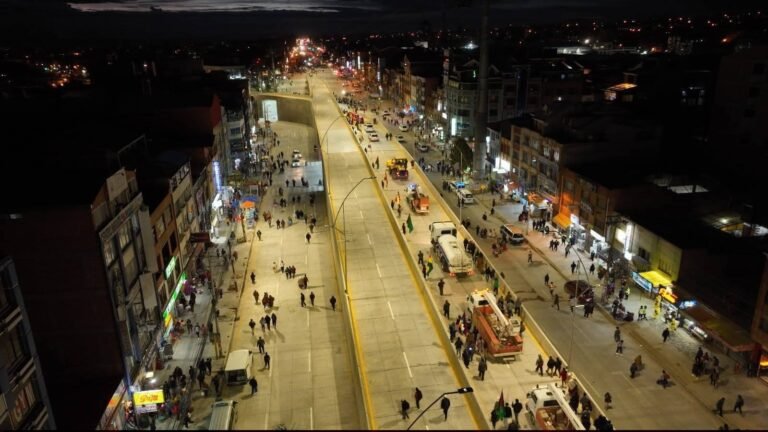 EVA COPA INAUGURA EL DISTRIBUIDOR INTEGRACIÓN DE RÍO SECO, UNA INFRAESTRUCTURA DE 10 CARRILES Y TRES PUENTES, CON UN INVERSIÓN DE BS 56 MILLONES