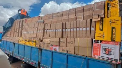 ADUANA NACIONAL SECUESTRA CAMIÓN CON MERCANCÍA DE CONTRABANDO EN VILA VILA, ORURO