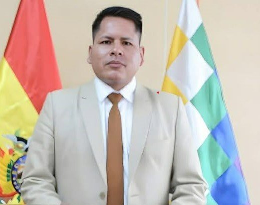 POSESIONAN A FRANZ PINTO COMO NUEVO DIRECTOR GENERAL DEL FONDO DE DESARROLLO INDÍGENA