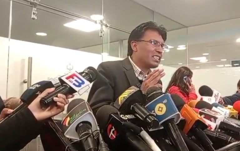 SENADOR CONDORI EXIGE QUE RESARCIMIENTO A TRANSPORTISTAS SEA ASUMIDO POR AUTORIDADES DE YPFB Y EL MINISTERIO DE HIDROCARBUROS
