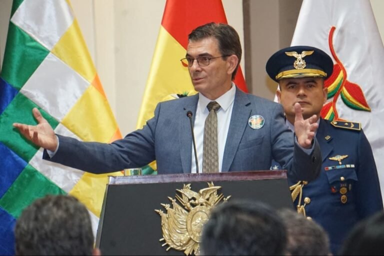 SIN FOTOCOPIAS DE CARNET: GOBIERNO SIMPLIFICA TRÁMITES PARA REDUCIR LA BUROCRACIA