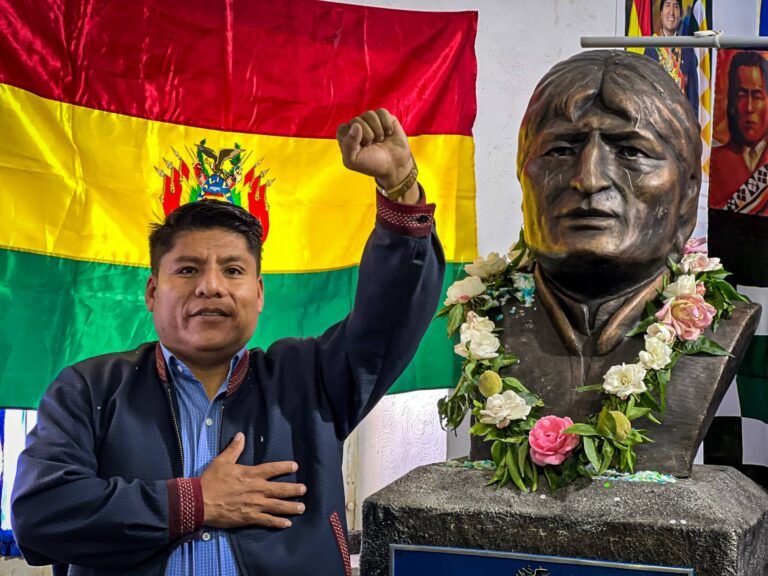 LOZA DICE QUE EL BUSTO DE EXPRESIDENTE EVO MORALES PODRÍA VOLVER COMO SÍMBOLO A PLAZA MURILLO