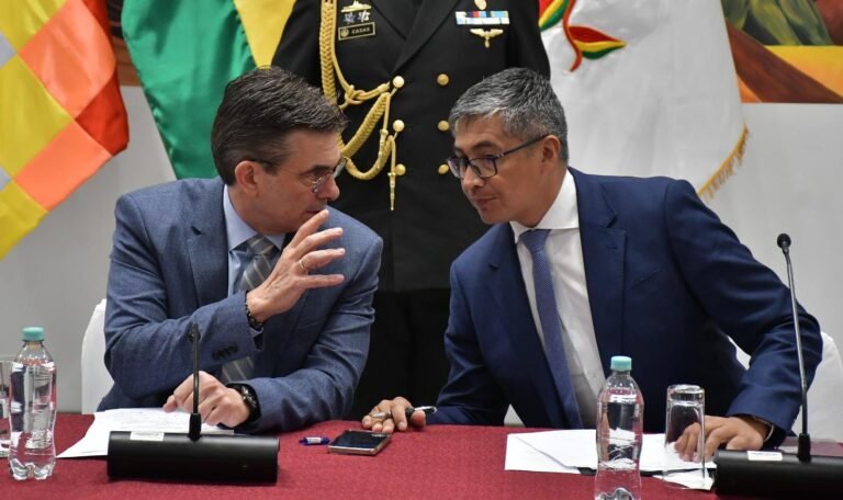 GOBIERNO LIBERA LAS TARJETAS DE DÉBITO Y CRÉDITO PARA COMPRAS EN EL EXTERIOR MISMA QUE RIGE A PARTIR DE MAÑANA