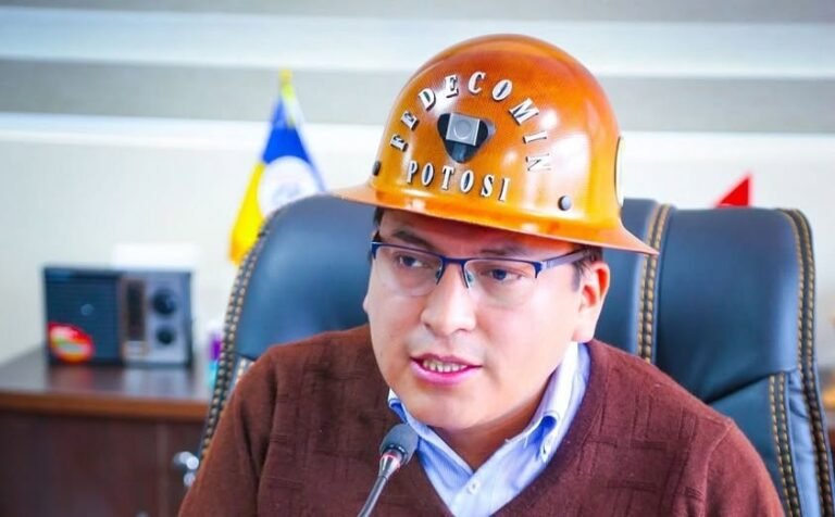 MARCO COPA ASUME COMO GOBERNADOR SUSTITUTO DE POTOSÍ TRAS RENUNCIA DE JHONNY MAMANI