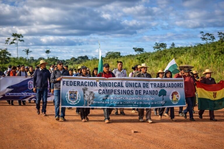 INDÍGENAS DE PANDO MARCHAN HACIA LA PAZ EN PROTESTA CONTRA LA LEY 157