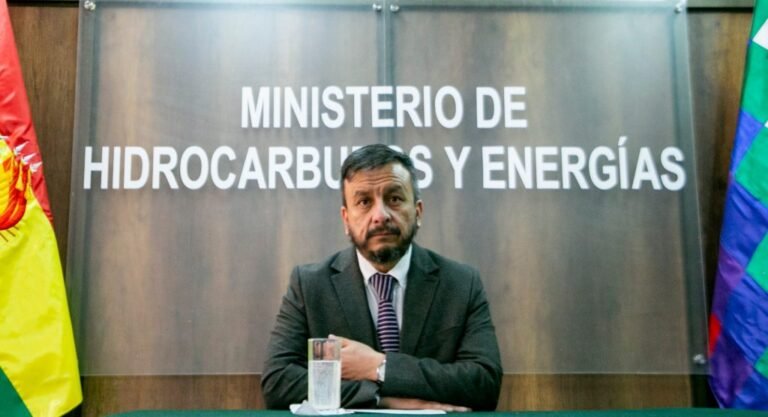 PAZ RATIFICA CONFIANZA EN MEDINACELI Y ESPERA PRESENTACIÓN DE ANTEPROYECTO DE LEY DE HIDROCARBUROS