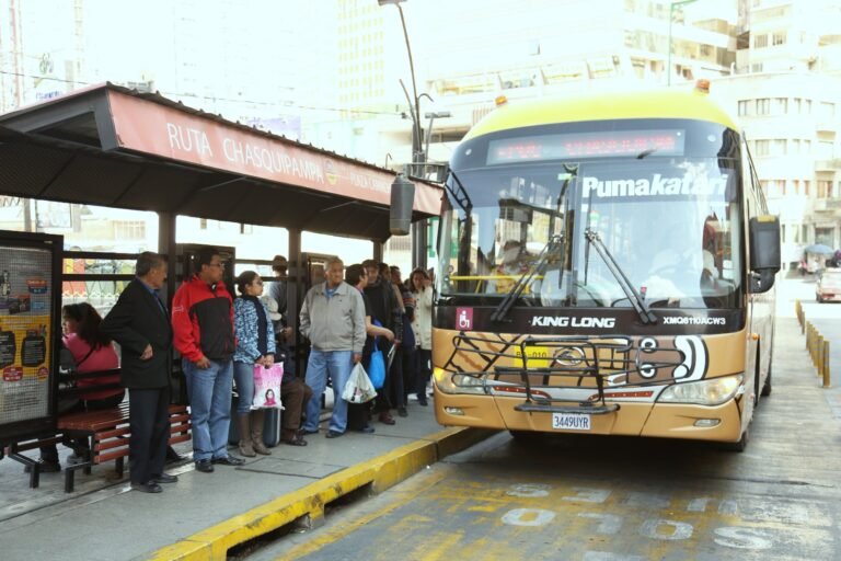 CRISIS DEL DIÉSEL PONE EN RIESGO LA OPERACIÓN DE LA PAZ BUS; SE PRIORIZARÁN HORAS PICO