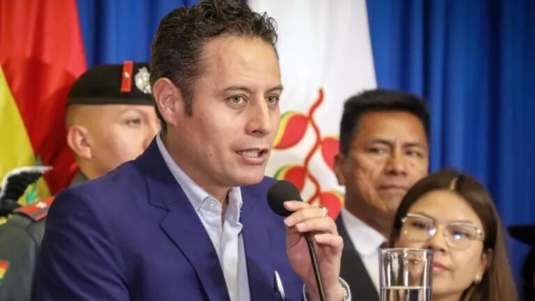 EDMAND LARA NO PARTICIPARÁ EN EL CABILDO CONVOCADO POR EL SENADOR NILTON CONDORI