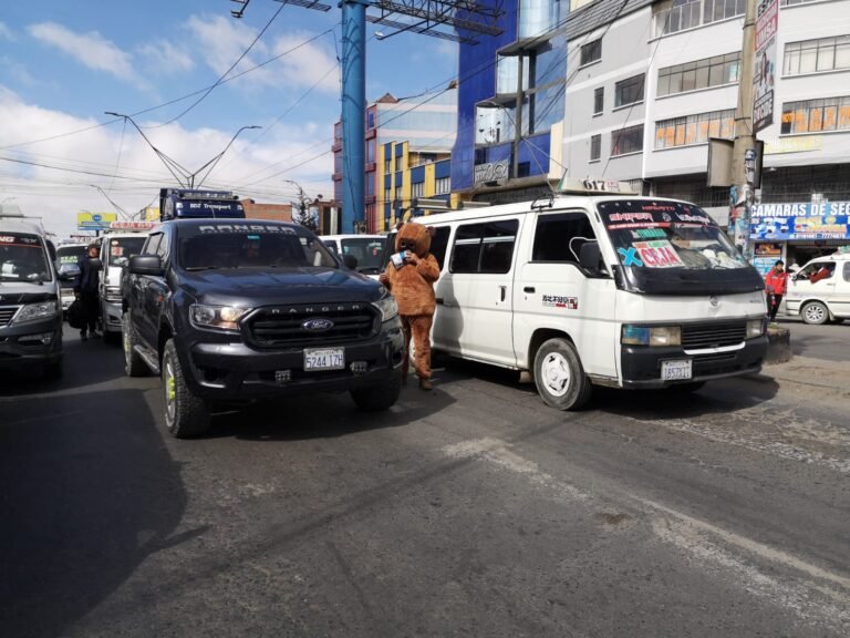 ALCALDÍA Y CONCEJO DE EL ALTO EVALUARÁN TARIFAS DE TRANSPORTE Y ANUNCIAN MEDIDAS CONTRA EL “TRAMEAJE”