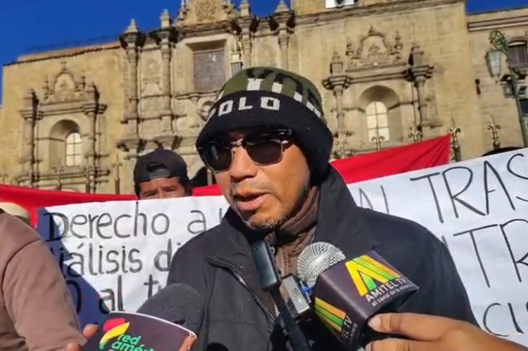 PACIENTES RENALES EXIGEN INAMOVILIDAD Y PAGOS ATRASADOS