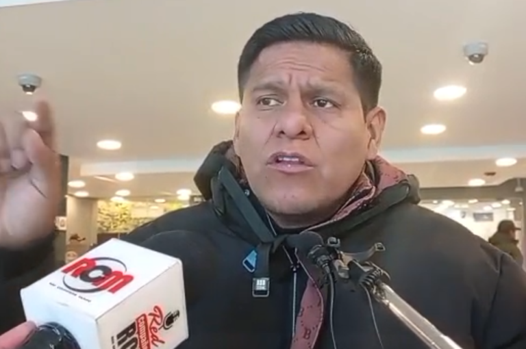DIPUTADO PACHECO CUESTIONA AL MINISTRO JUSTINIANO Y PLANTEA DIÁLOGO DESDE LA ASAMBLEA