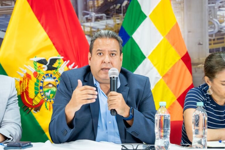 YPFB ASEGURA QUE CARBURANTES IMPORTADOS DESDE CHILE PASAN RIGUROSOS CONTROLES DE CALIDAD