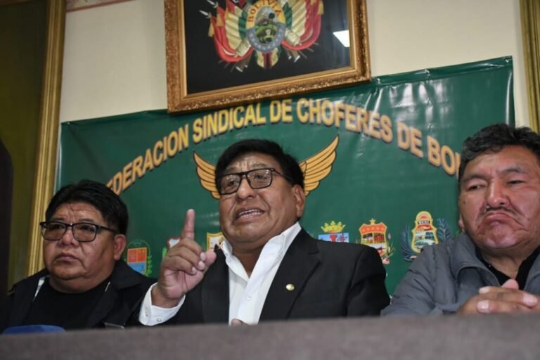 CONFEDERACIÓN DE CHOFERES VAN AL DIÁLOGO CON EL GOBIERNO EL DÍA DEMAÑANA PERO EXIGEN LA PRESENCIA DE MINISTROS Y DEL PRESIDENTE PAZ