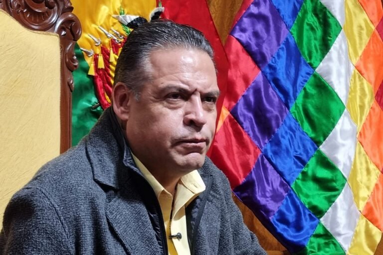 GOBERNADOR REVILLA DENUNCIA INFILTRACIÓN DE “EVISTAS” EN LOS BLOQUEOS PARA PROVOCAR VIOLENCIA Y FRENAR EL DIÁLOGO
