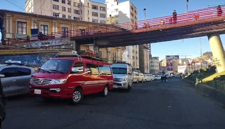 Choferes al límite: exigen abastecimiento urgente de gasolina y diésel