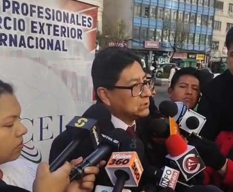 Exportaciones en Terapia Intensiva: Profesionales exigen un nuevo Sistema de Comercio Exterior para salvar la economía boliviana