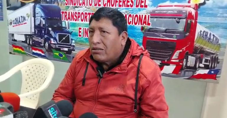 “No falta calidad, falta plata”: Transporte pesado denuncia deuda millonaria de YPFB y escasez total de combustibles