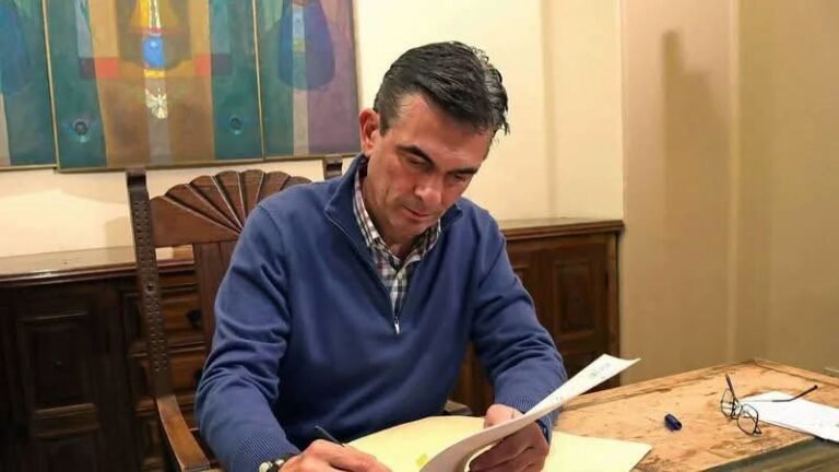 Rodrigo Paz promulga la ley que autoriza crédito de $us 118,5 millones para ejecutar proyectos viales en el país