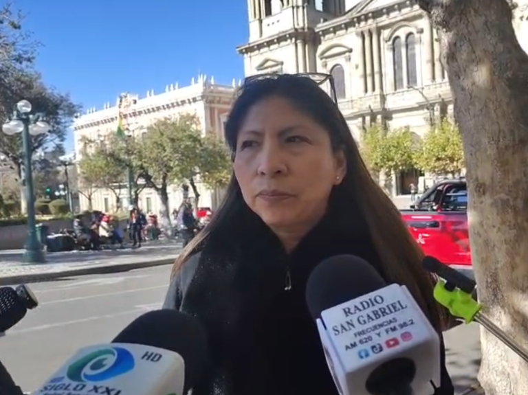 La Paz celebra 217 años de gesta libertaria con actos oficiales y presencia nacional