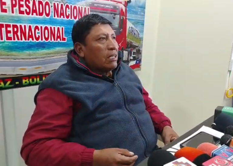 Combustible adulterado, cupos digitales y sobornos: el Transporte Pesado denuncia caos y corrupción en Bolivia