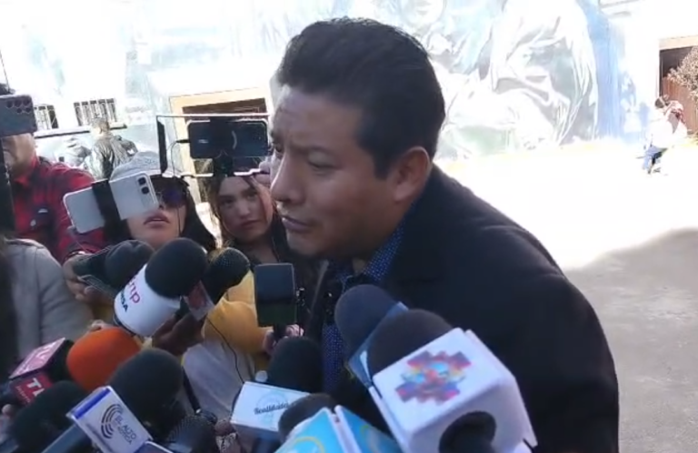 El Alto vive su primera verbena: artistas se brindan sin costo y la ciudad se convierte en epicentro cultural