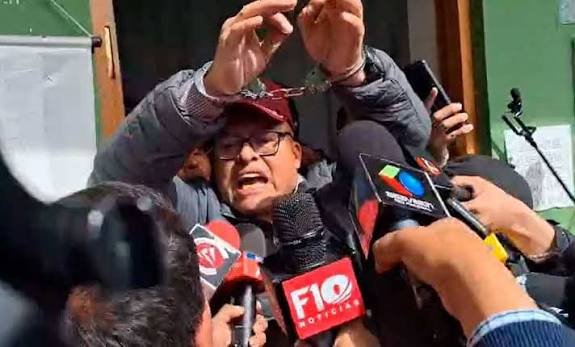 Zúñiga abandona la cárcel de San Pedro para cumplir detención domiciliaria
