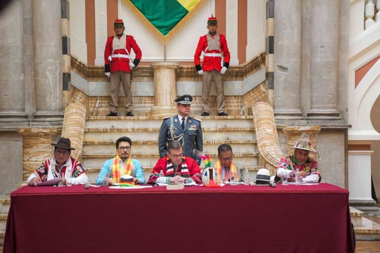 Presidente Paz destaca el diálogo y la planificación para impulsar el desarrollo de los ocho ayllus de Potosí y de Oruro