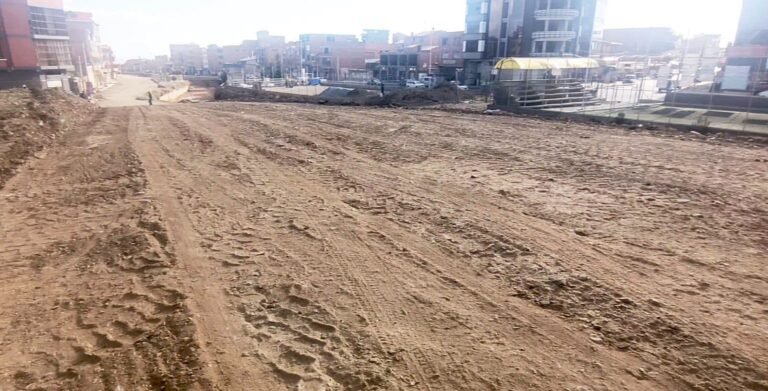 Anuncian la ejecución del pavimento rígido en la Avenida Costanera B del Distrito 4 de El Alto